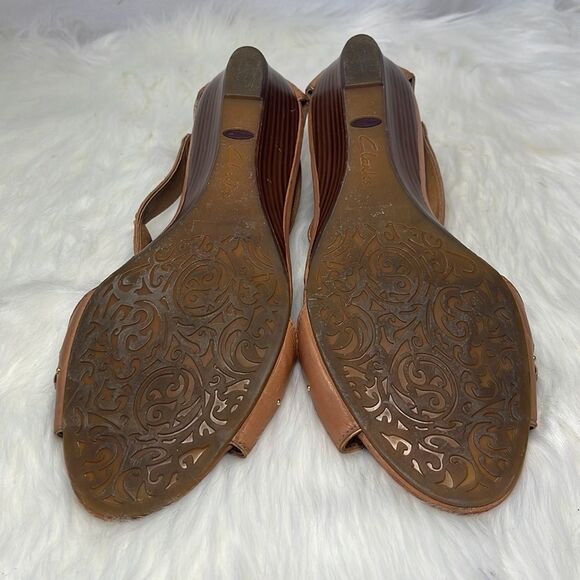 Clarks Artisan Tan Leather Woven Gold Back Zip Wedge Sandals Sz 11 - Picture 6 of 6